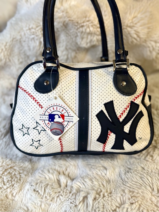 Major League Handbags - New York Yankees White & Navy Baseball Satchel Bag